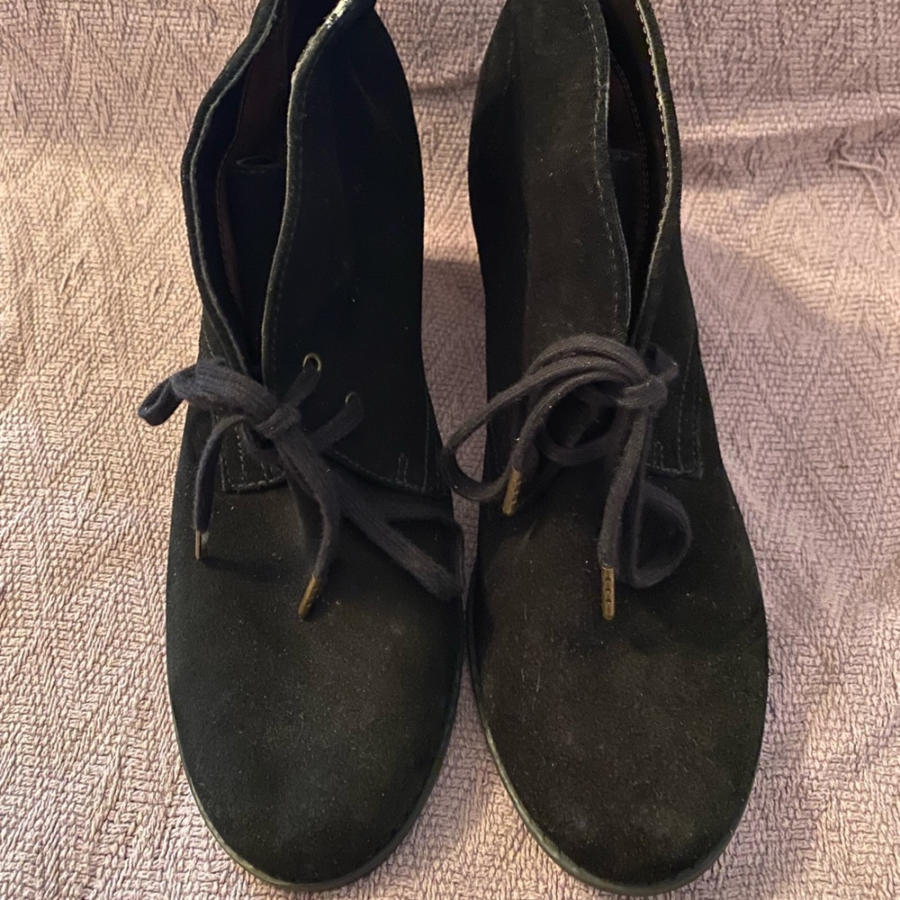 Indigo by clarks lace up suede booties
